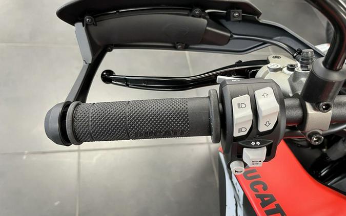 2025 DUCATI HYPERMOTARD 950 RVE
