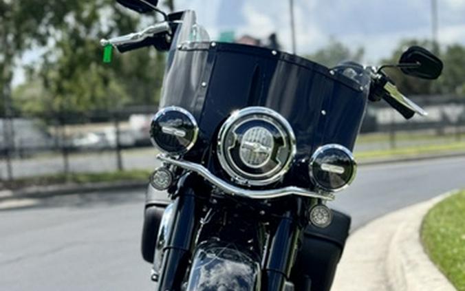 2025 Harley-Davidson Softail FLHC - Heritage Classic