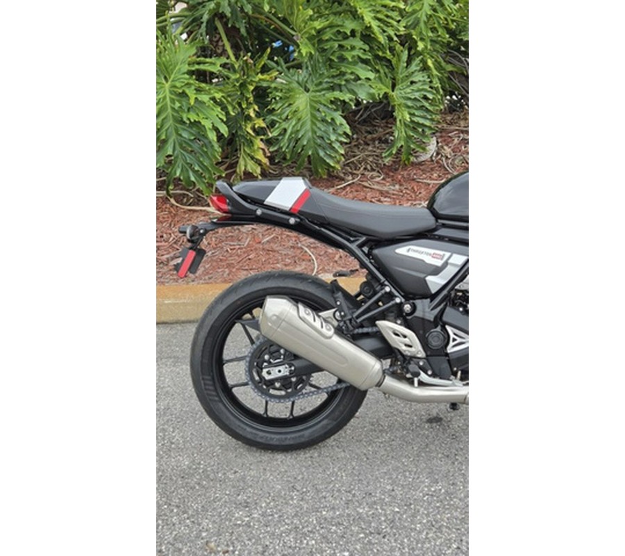 2026 Triumph Thruxton 400 Phantom Black Aluminium Silver