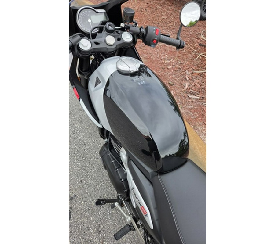 2026 Triumph Thruxton 400 Phantom Black Aluminium Silver