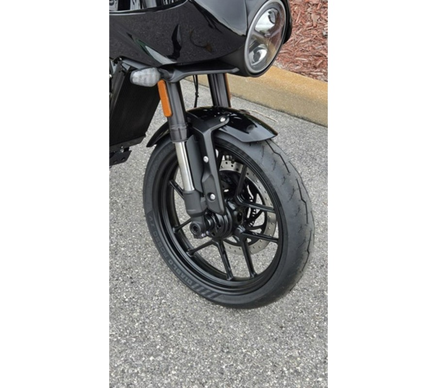 2026 Triumph Thruxton 400 Phantom Black Aluminium Silver