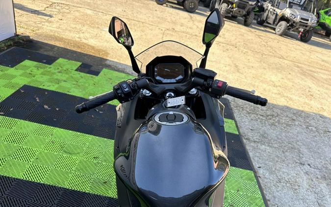 2026 Kawasaki Ninja 650 Base