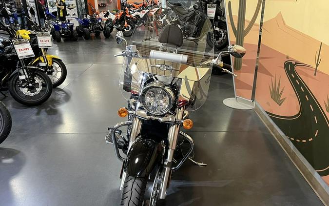 2017 Suzuki Boulevard C90T Glass Sparkle Black