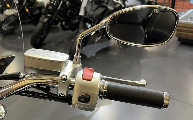 2017 Suzuki Boulevard C90T Glass Sparkle Black