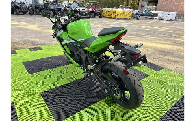 2026 Kawasaki Ninja® ZX™-4RR ABS