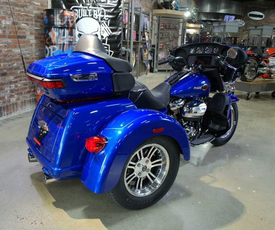 2024 Harley-Davidson Tri Glide Ultra Blue Burst