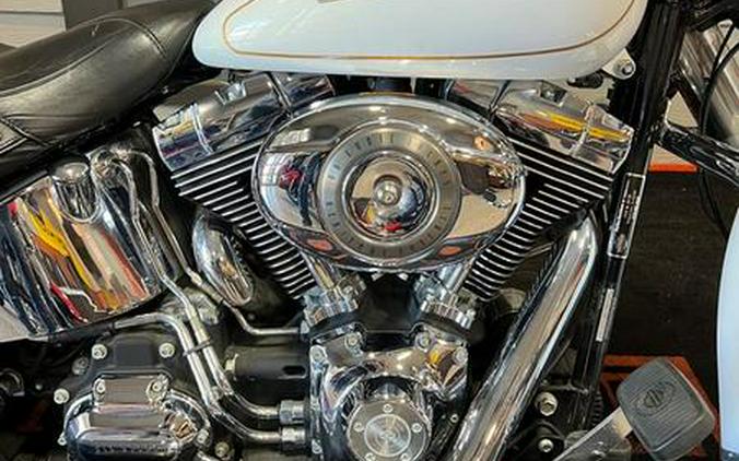 2008 Harley-Davidson® FLSTC - Heritage Softail®