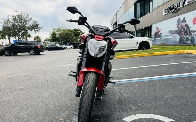 2026 Ducati XDiavel V4 Burning Red