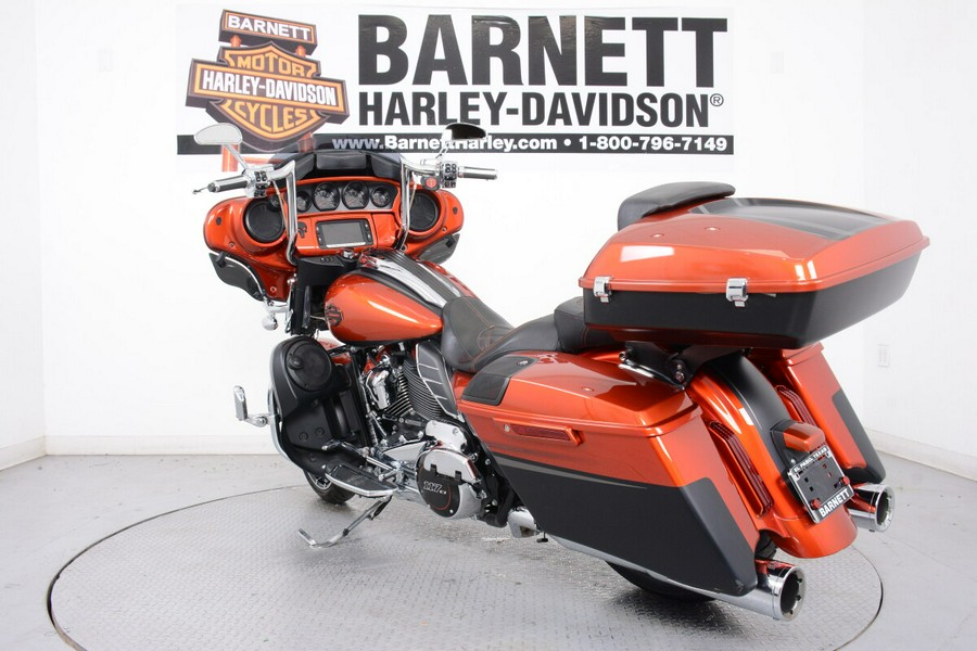 2018 Harley-Davidson FLHXSE CVO Street Glide