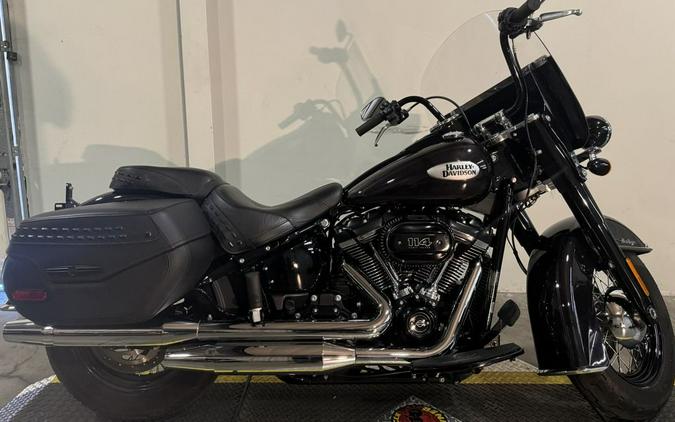 2022 Harley-Davidson® FLHCS - Heritage Classic 114