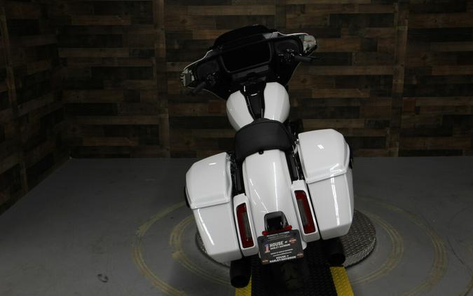 2024 Harley-Davidson Street Glide® White Onyx Pearl - Black Finish