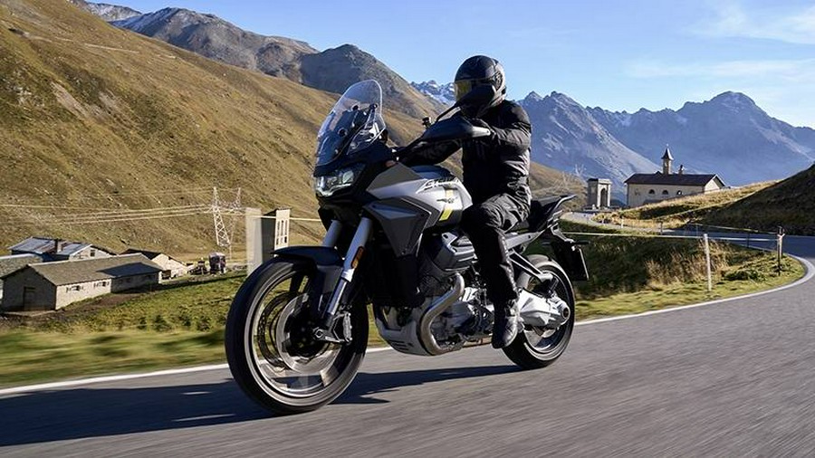 2025 Moto Guzzi Stelvio