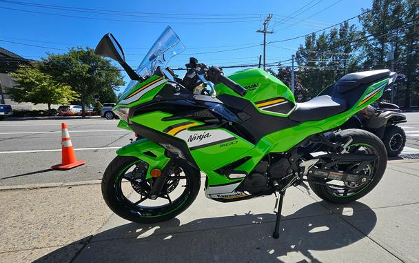 2025 Kawasaki Ninja® 500 SE KRT Edition ABS
