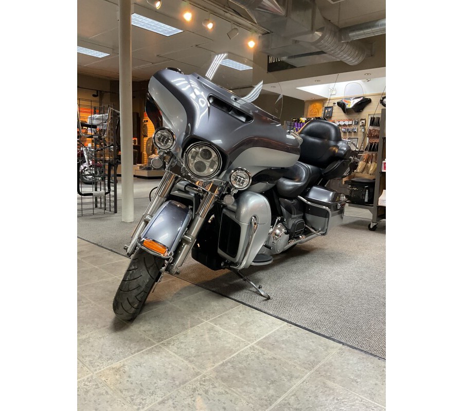 2014 Harley-Davidson® Ultra Limited Two-Tone Charcoal Pearl/Brilliant Silver Pearl