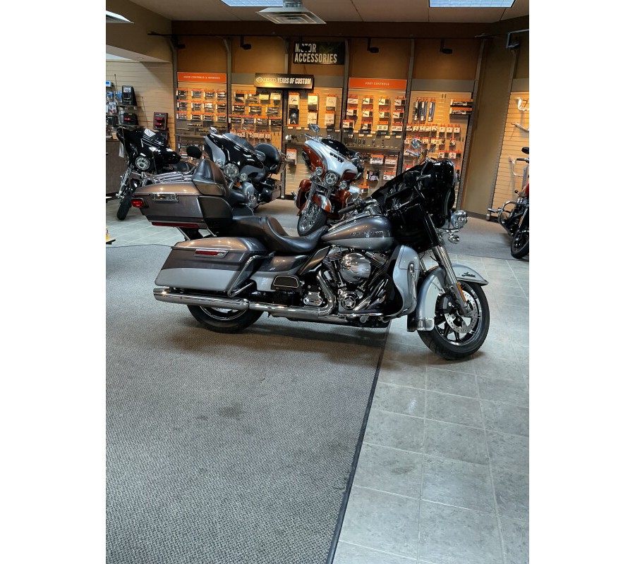 2014 Harley-Davidson® Ultra Limited Two-Tone Charcoal Pearl/Brilliant Silver Pearl