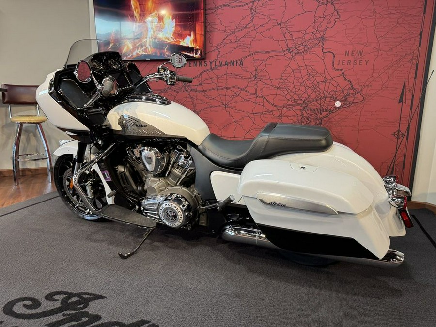 2024 Indian Motorcycle® Challenger® Limited Ghost White Metallic