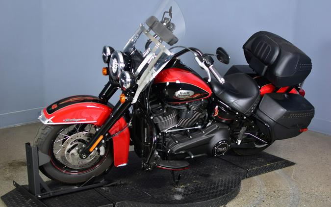 2022 Harley-Davidson Heritage Classic 114 Redline Red/Vivid Black (Black Finish w/Laced Wheels)