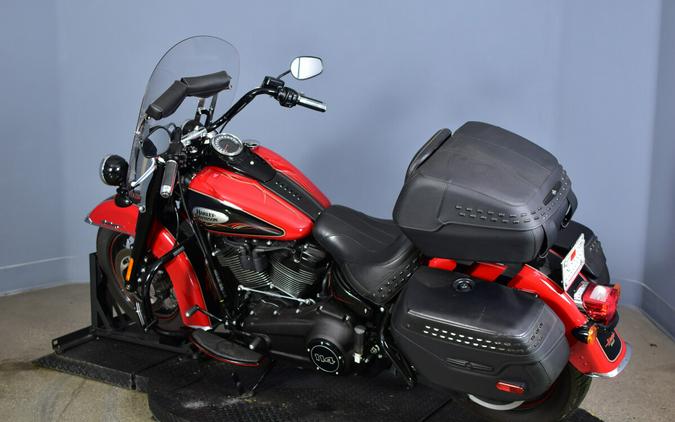 2022 Harley-Davidson Heritage Classic 114 Redline Red/Vivid Black (Black Finish w/Laced Wheels)