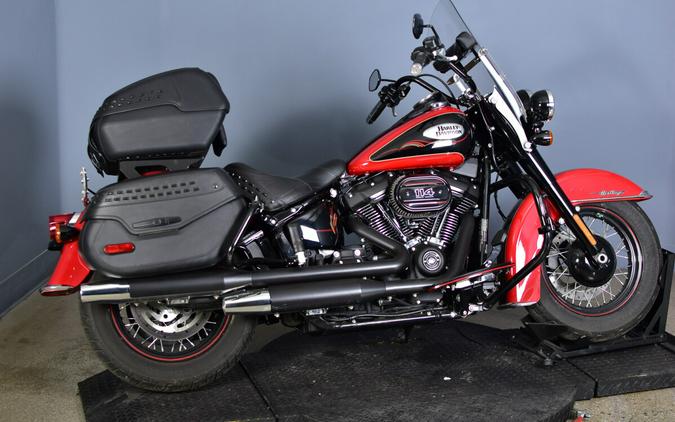 2022 Harley-Davidson Heritage Classic 114 Redline Red/Vivid Black (Black Finish w/Laced Wheels)