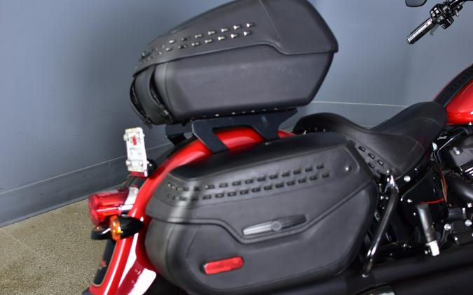 2022 Harley-Davidson Heritage Classic 114 Redline Red/Vivid Black (Black Finish w/Laced Wheels)
