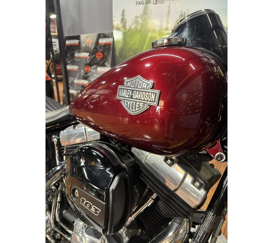 2016 Harley-Davidson® Softail Slim® VELOCITY RED