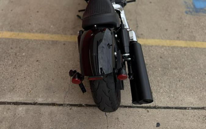 2022 Indian Motorcycle® Chief® Bobber ABS Black Metallic