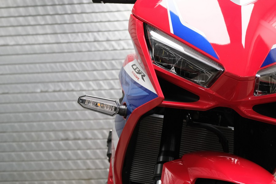 2026 HONDA CBR650R E-CLUTCH