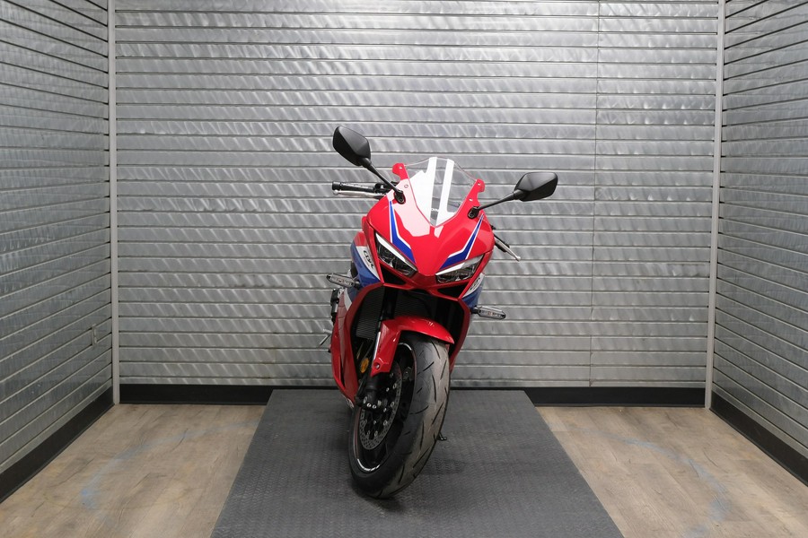 2026 HONDA CBR650R E-CLUTCH
