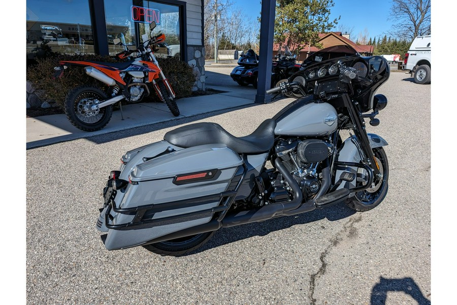 2022 Harley-Davidson® Street Glide Special