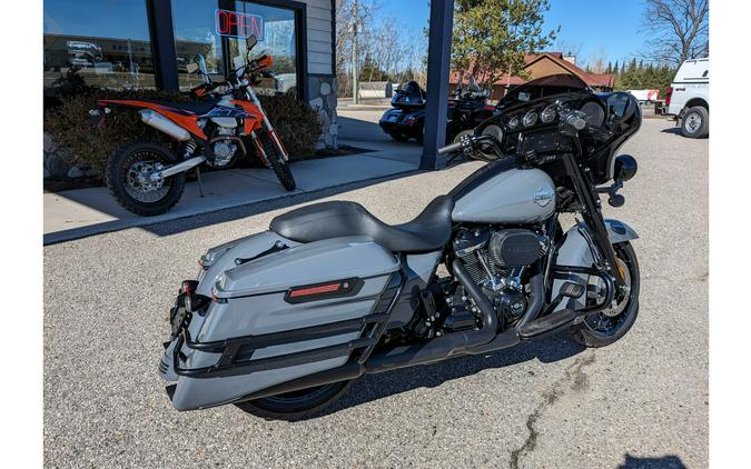 2022 Harley-Davidson® Street Glide Special