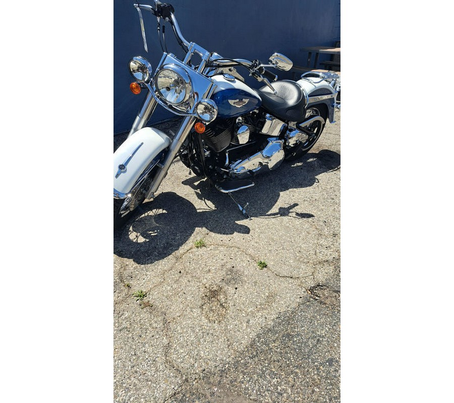 2005 Harley-Davidson® FLSTC - Heritage Softail® Classic