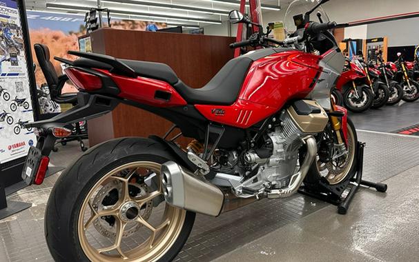 2025 Moto Guzzi V100 Mandello S Mandello
