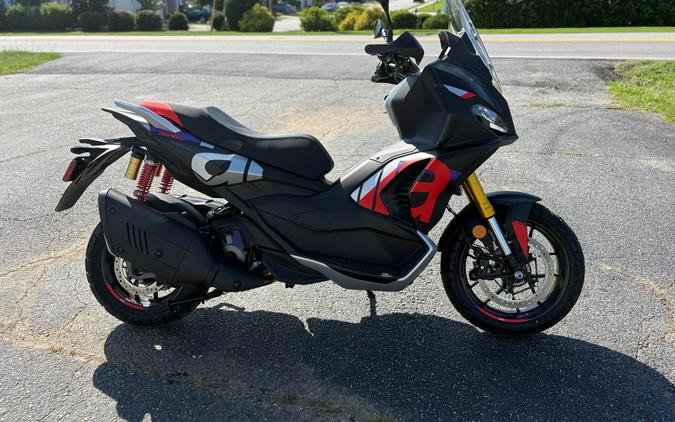 2027 Aprilia SR GT 400 Rally Replica
