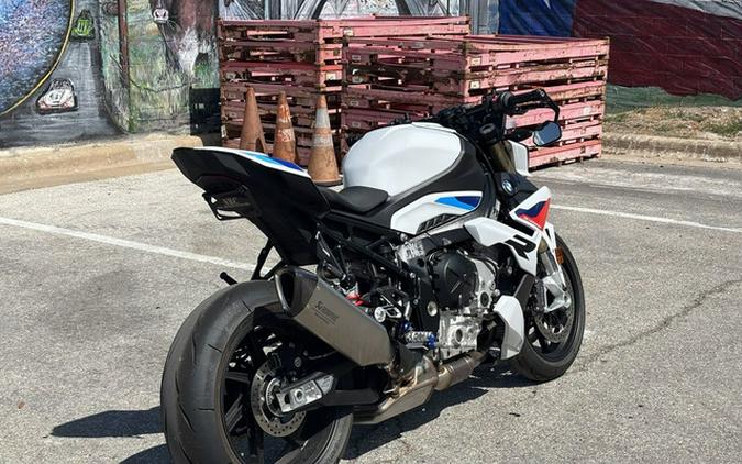 2026 BMW S 1000 R Light White/M Motorsport 1000 R