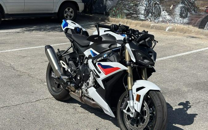 2026 BMW S 1000 R Light White/M Motorsport 1000 R