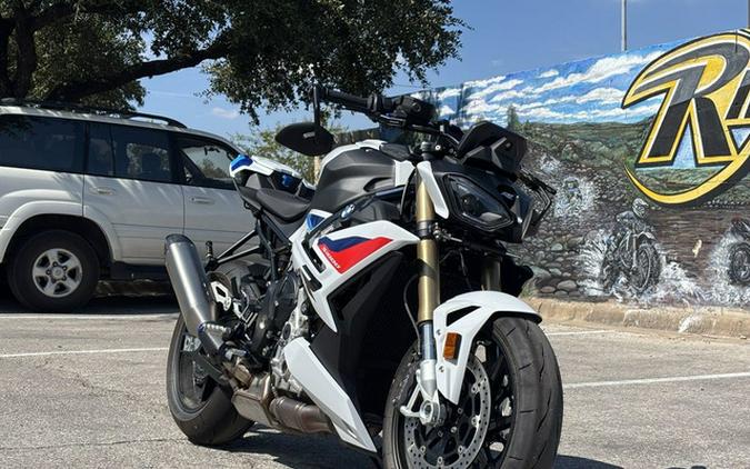 2026 BMW S 1000 R Light White/M Motorsport 1000 R