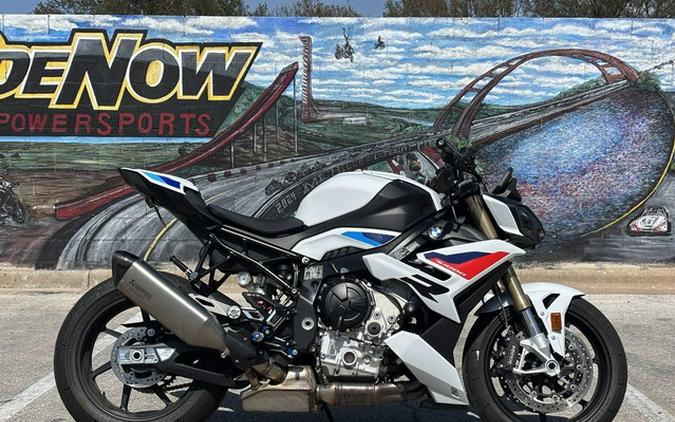2026 BMW S 1000 R Light White/M Motorsport 1000 R