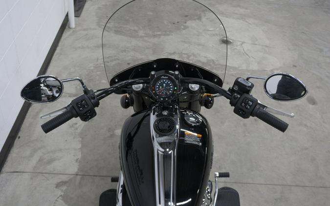 2023 Indian Motorcycle® Super Chief® Limited Black Metallic