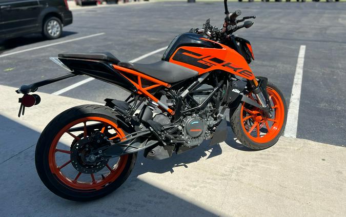 2022 KTM 200 Duke