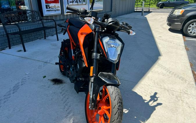 2022 KTM 200 Duke