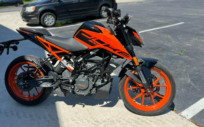 2022 KTM 200 Duke