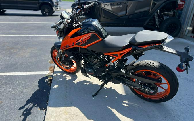 2022 KTM 200 Duke