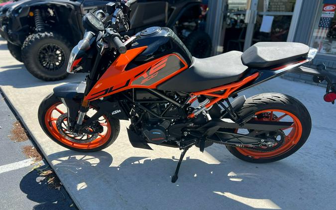 2022 KTM 200 Duke