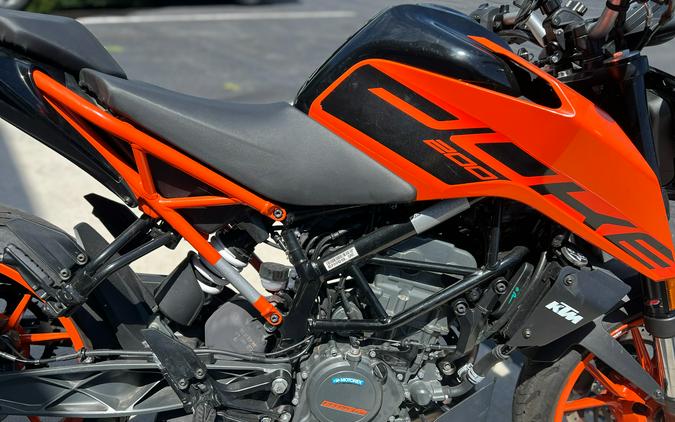 2022 KTM 200 Duke