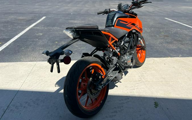 2022 KTM 200 Duke