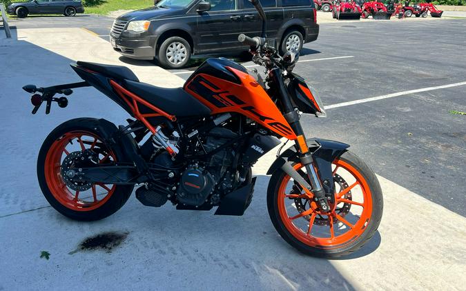 2022 KTM 200 Duke