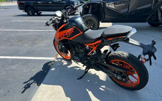 2022 KTM 200 Duke