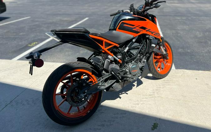 2022 KTM 200 Duke