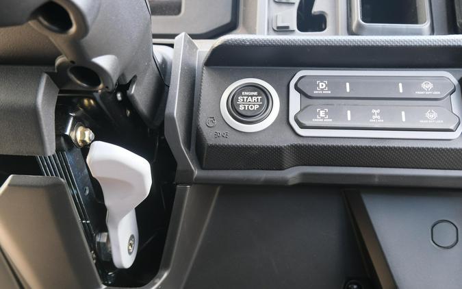 2026 CAN-AM DEFENDER MAX XT HD11