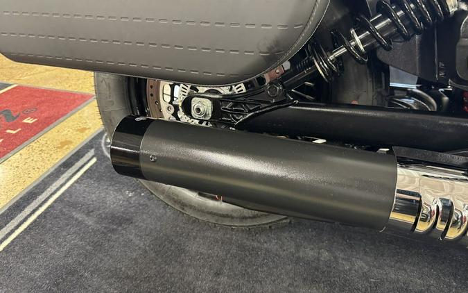 2025 Indian Motorcycle® Super Scout® Black Metallic